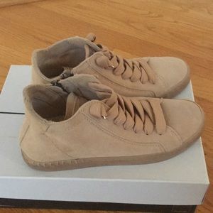 Dolce Vita Zane blush suede hi-top sneaker 6 EXCELLENT condition.